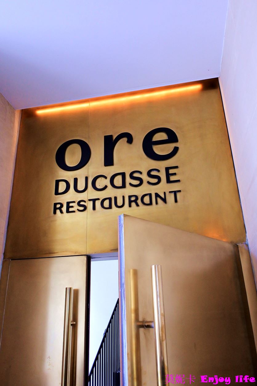 【巴黎景點】*Château de Versailles凡爾賽宮攻略*，凡爾賽宮必看鏡廳與皇家禮拜堂，再到凡爾賽宮美食餐廳享用Angelina甜點，Laudree馬卡龍!!!