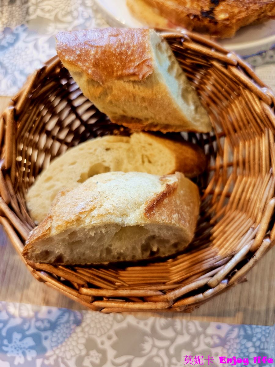 【巴黎美食餐廳】*Regain Printemps餐廳*，巴黎春天百貨餐廳，有室內跟戶外座位區，逛累了可以來這裡享用漢堡與午晚餐!!!