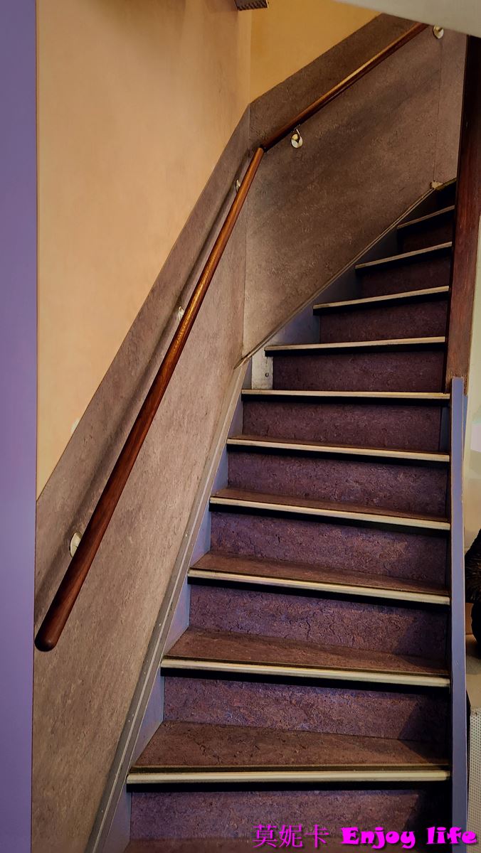 【荷蘭鹿特丹景點】*鹿特丹方塊屋博物館 Kijk-Kubus*，奇特造型可以住人的方塊屋，特別的鉛筆屋，可以看到各種獨特造型的建築!!!