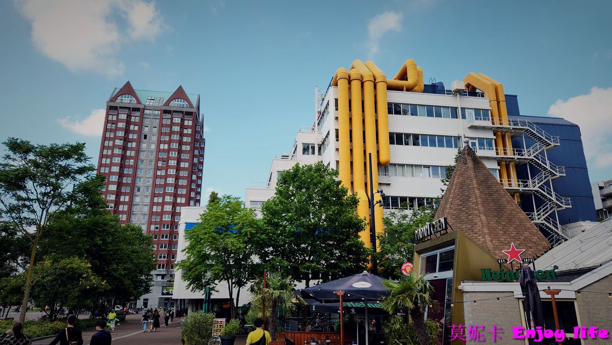 【荷蘭鹿特丹景點】*鹿特丹 Markthal拱廊市場(Market Hall)*，鹿特丹市場，又大又漂亮，，販賣荷蘭傳統美食小吃及各國美食!!!就在方塊屋、鉛筆屋、水管屋旁!!!