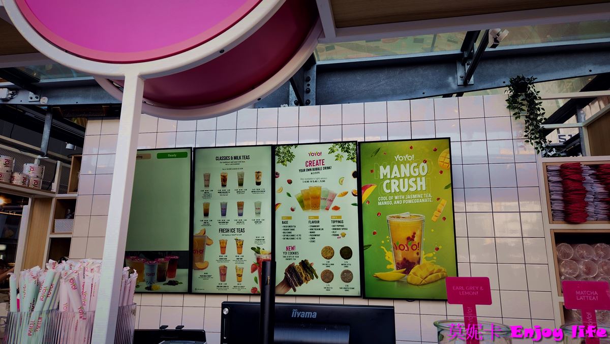 【荷蘭鹿特丹景點】*鹿特丹 Markthal拱廊市場(Market Hall)*，鹿特丹市場，又大又漂亮，，販賣荷蘭傳統美食小吃及各國美食!!!就在方塊屋、鉛筆屋、水管屋旁!!!