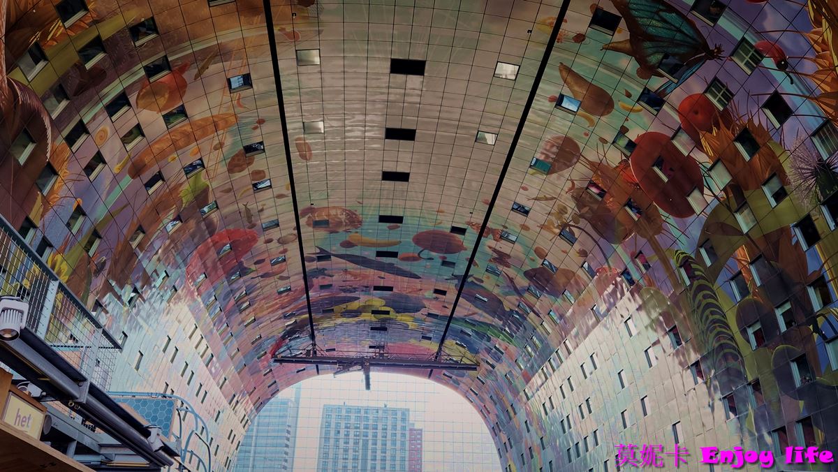 【荷蘭鹿特丹景點】*鹿特丹 Markthal拱廊市場(Market Hall)*，鹿特丹市場，又大又漂亮，，販賣荷蘭傳統美食小吃及各國美食!!!就在方塊屋、鉛筆屋、水管屋旁!!!