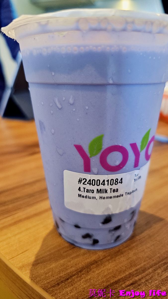 【荷蘭鹿特丹景點】*鹿特丹 Markthal拱廊市場(Market Hall)*，鹿特丹市場，又大又漂亮，，販賣荷蘭傳統美食小吃及各國美食!!!就在方塊屋、鉛筆屋、水管屋旁!!!