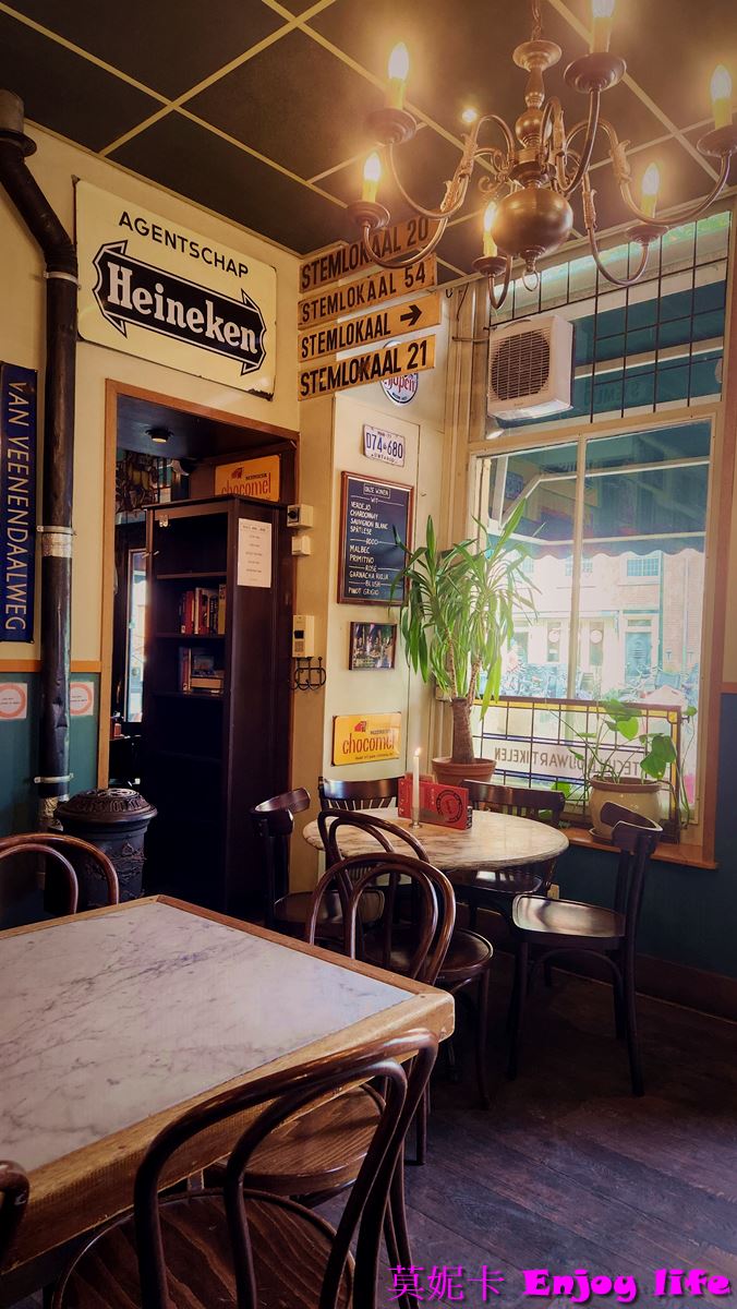 【荷蘭台夫特美食餐廳】*Delft Kobus Kuch*，有名的荷蘭蘋果派，個人吃過最好吃的蘋果派，來荷蘭必吃!!!