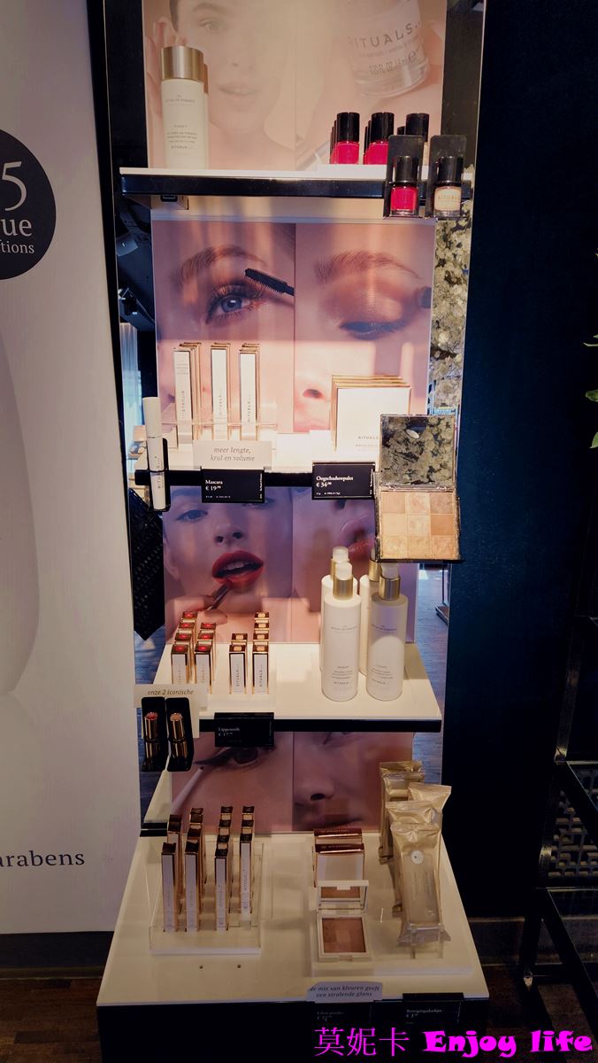 【荷蘭必買】*荷蘭Rituals*，荷蘭國民品牌,有各種好聞的香氛，還有各種身體，頭髮，及臉部用品，店內都提供產品試擦，最推Rituals的髮油，超好用!!!
