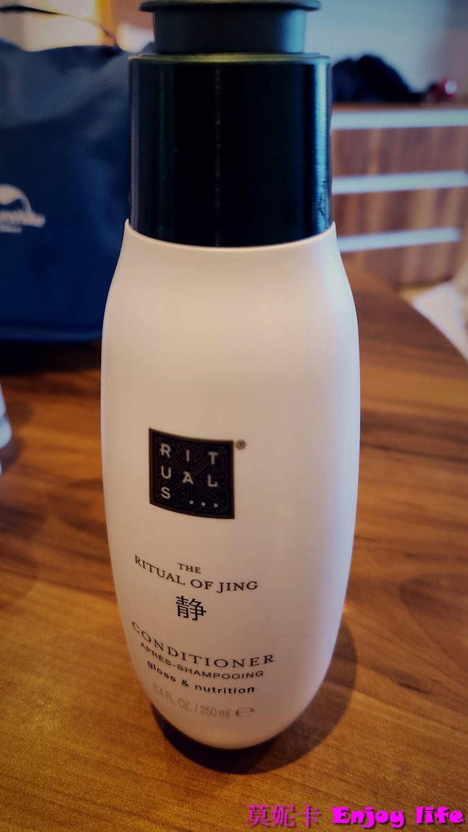 【荷蘭必買】*荷蘭Rituals*，荷蘭國民品牌,有各種好聞的香氛，還有各種身體，頭髮，及臉部用品，店內都提供產品試擦，最推Rituals的髮油，超好用!!!