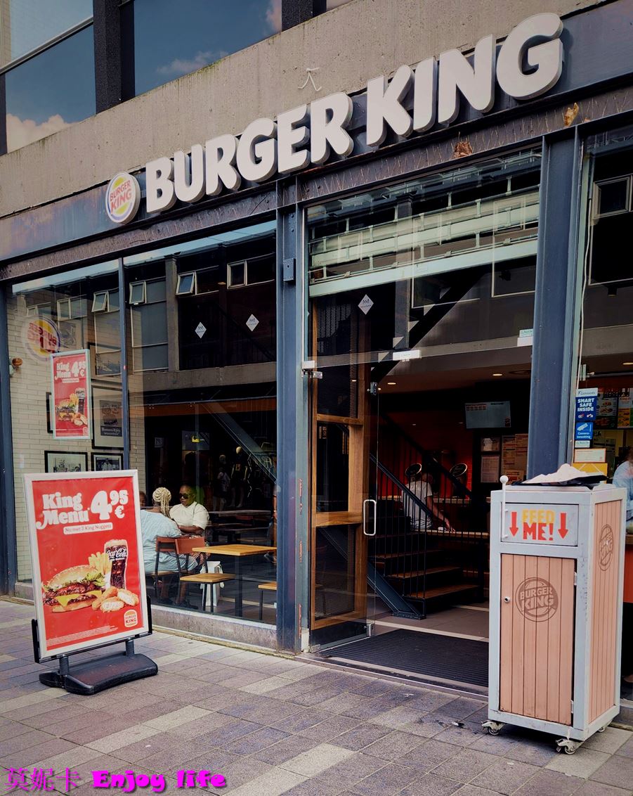 【荷蘭鹿特丹景點】*Lijnbaan Rotterdam林班街*，歐洲第一條行人步行購物街，逛街區域延伸到Koopgoot (Beurstraverse)購物街，De Bijenkorf百貨公司!!!