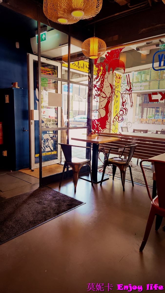 【荷蘭鹿特丹美食餐廳】* Sapporo Ramen Kitchen Rotterdam-Takumi麵匠*，連鎖拉麵店，拉麵意外地好吃，就在De Bijenkorf Rotterdam百貨公司附近!