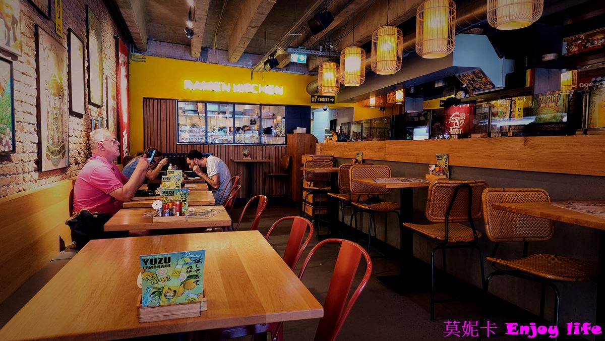 【荷蘭鹿特丹美食餐廳】* Sapporo Ramen Kitchen Rotterdam-Takumi麵匠*，連鎖拉麵店，拉麵意外地好吃，就在De Bijenkorf Rotterdam百貨公司附近!