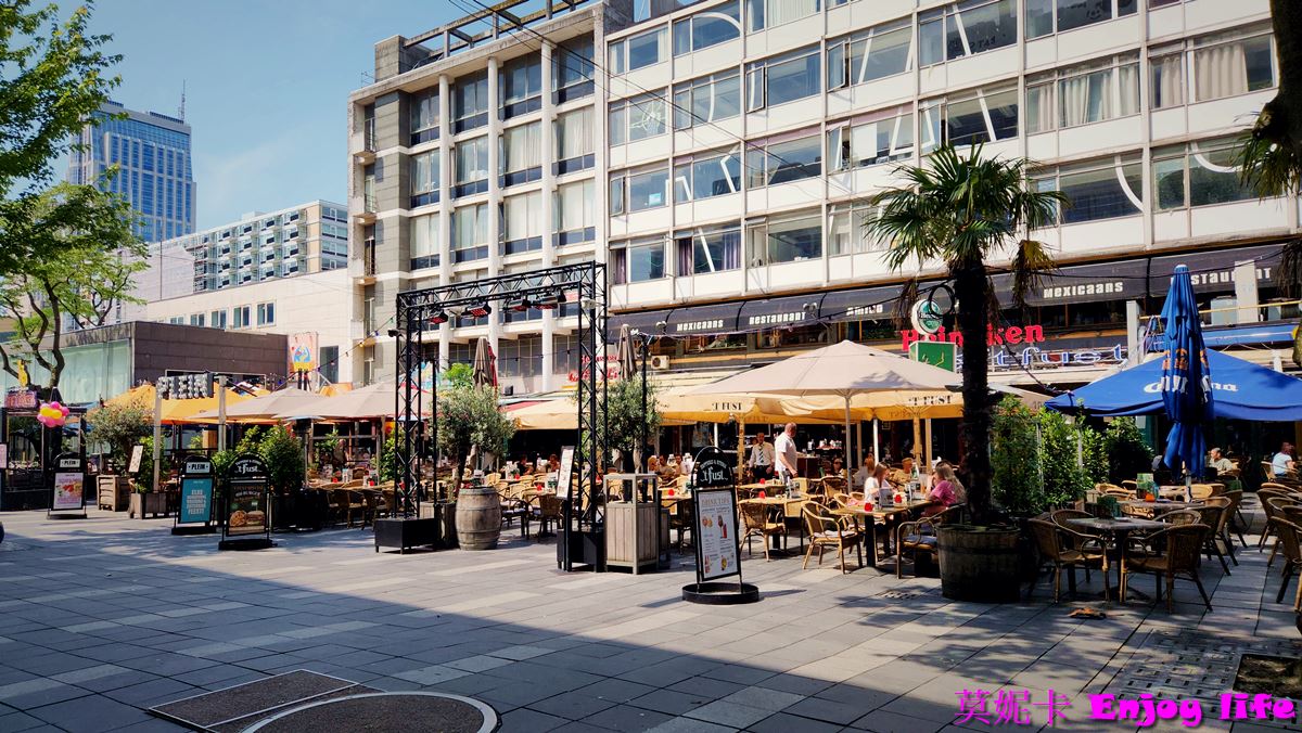 【荷蘭鹿特丹景點】*Lijnbaan Rotterdam林班街*，歐洲第一條行人步行購物街，逛街區域延伸到Koopgoot (Beurstraverse)購物街，De Bijenkorf百貨公司!!!