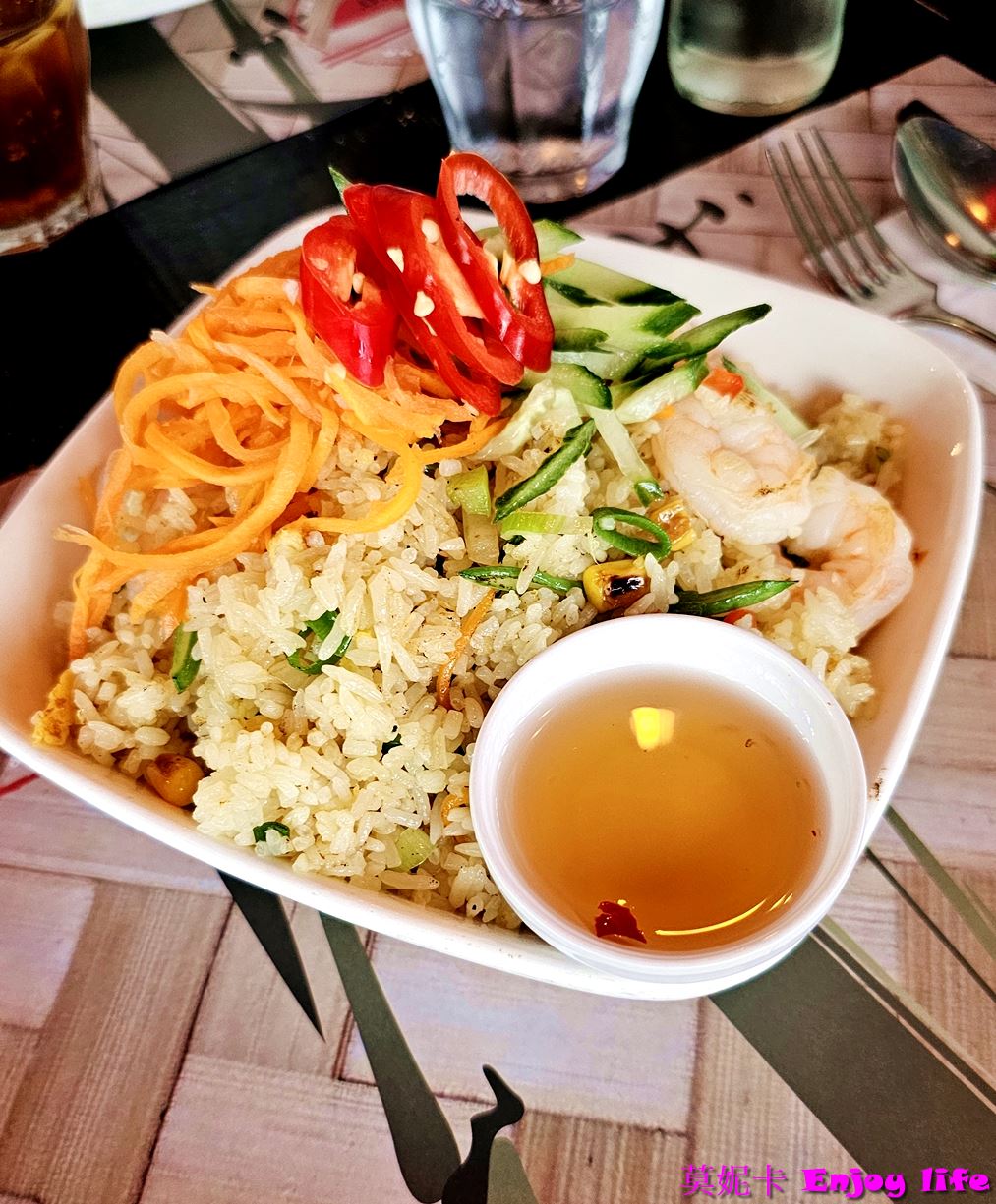 【荷蘭鹿特丹美食餐廳】* Pho Vietnamese restaurant & Noodle bar越南餐廳*，就在鹿特丹車站附近，道地又好吃的越南料理!!!