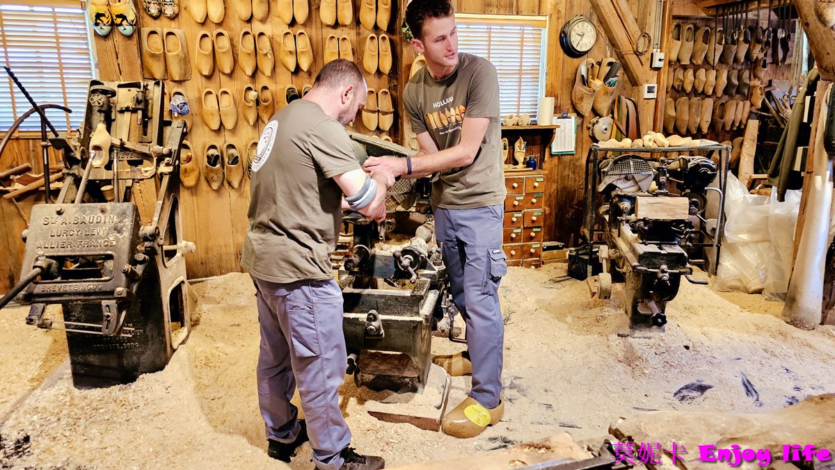 【荷蘭景點】*荷蘭風車村Zaanse Schans*，桑斯安斯風車村半日遊，包含起司工廠，木屐工廠，風車詳細介紹遊覽!!!