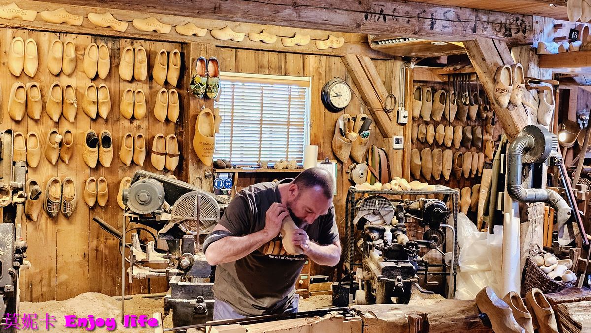 【荷蘭景點】*荷蘭風車村Zaanse Schans*，桑斯安斯風車村半日遊，包含起司工廠，木屐工廠，風車詳細介紹遊覽!!!