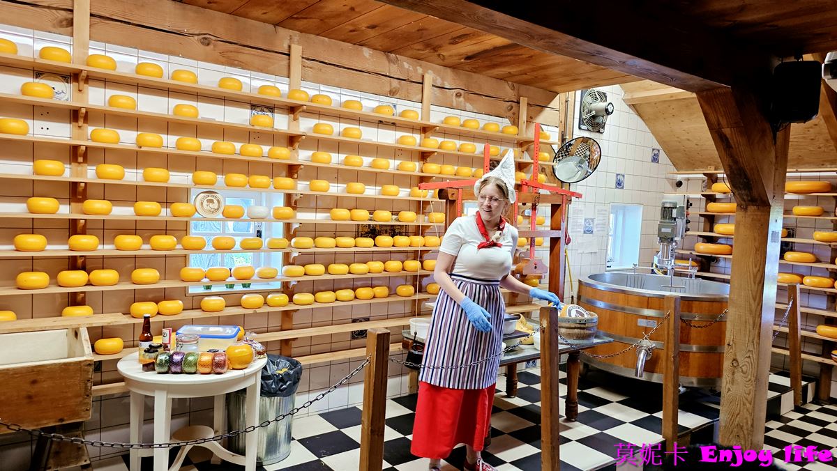 【荷蘭景點】*荷蘭風車村Zaanse Schans*，桑斯安斯風車村半日遊，包含起司工廠，木屐工廠，風車詳細介紹遊覽!!!