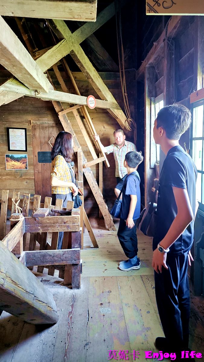 【荷蘭景點】*荷蘭風車村Zaanse Schans*，桑斯安斯風車村半日遊，包含起司工廠，木屐工廠，風車詳細介紹遊覽!!!