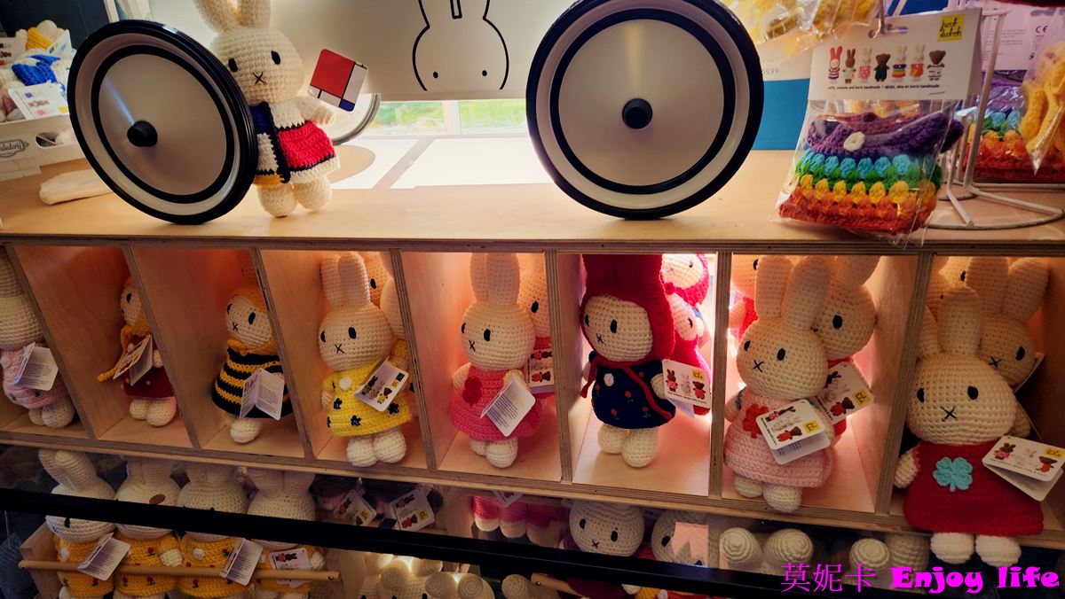 【荷蘭景點】*荷蘭風車村Zaanse Schans*，桑斯安斯風車村半日遊，包含起司工廠，木屐工廠，風車詳細介紹遊覽!!!