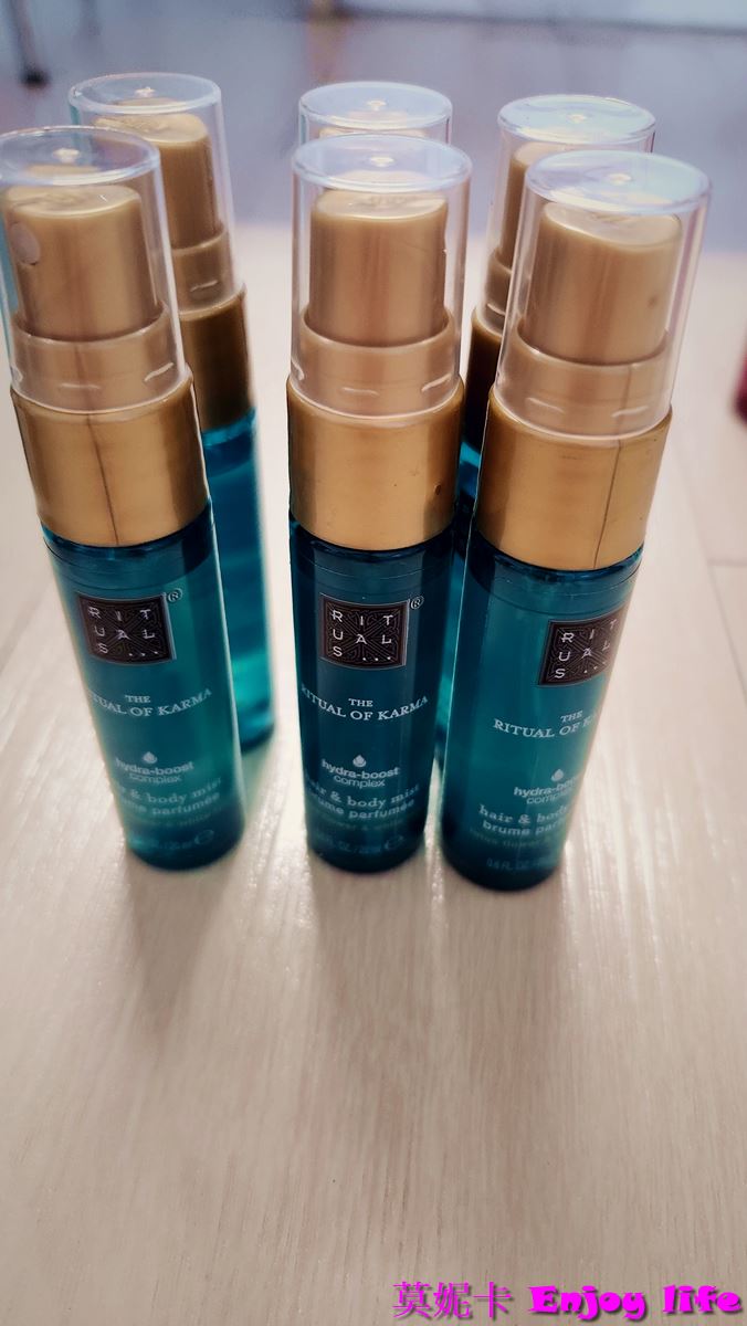 【荷蘭必買】*荷蘭Rituals*，荷蘭國民品牌,有各種好聞的香氛，還有各種身體，頭髮，及臉部用品，店內都提供產品試擦，最推Rituals的髮油，超好用!!!