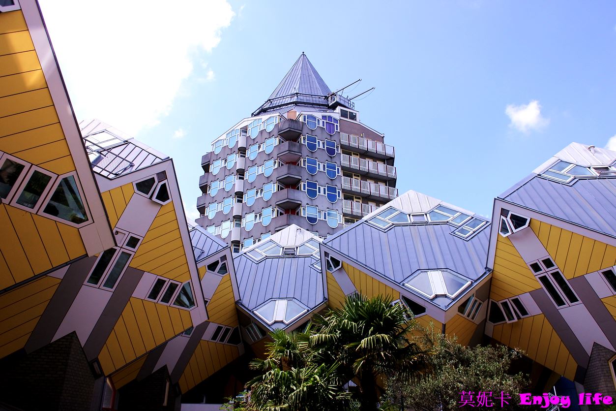 【荷蘭鹿特丹景點】*鹿特丹方塊屋博物館 Kijk-Kubus*，奇特造型可以住人的方塊屋，特別的鉛筆屋，可以看到各種獨特造型的建築!!!