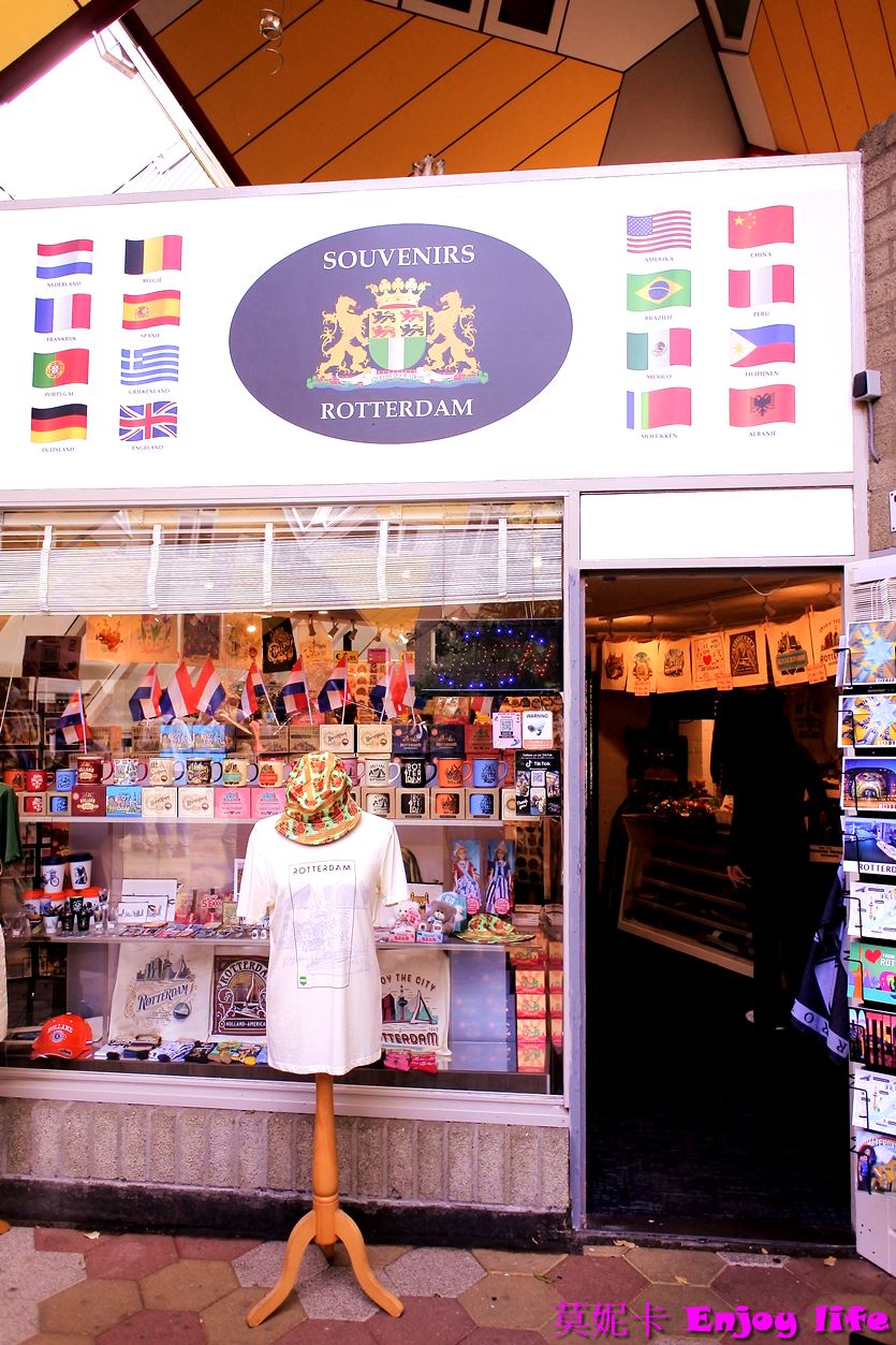 【荷蘭鹿特丹景點】*鹿特丹方塊屋博物館 Kijk-Kubus*，奇特造型可以住人的方塊屋，特別的鉛筆屋，可以看到各種獨特造型的建築!!!