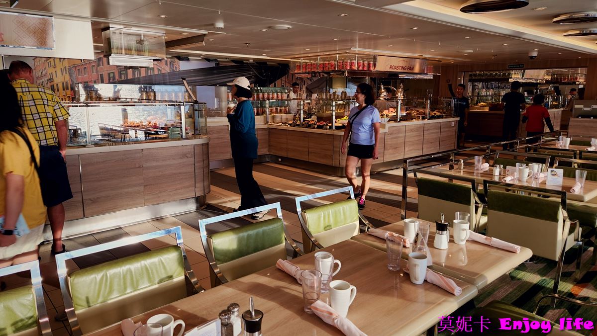 【荷美遊輪餐廳】*荷美遊輪 LIDO Market自助餐廳*，Holland America Line荷美遊輪免費海景餐廳，有各國美食，提供早餐，午餐，下午茶，晚餐，及消夜，餐點種類多又好吃!!!