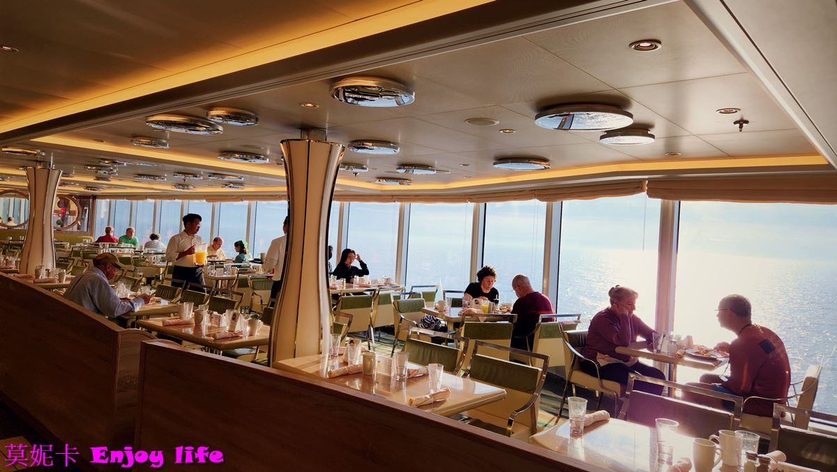 【荷美遊輪餐廳】*荷美遊輪 LIDO Market自助餐廳*，Holland America Line荷美遊輪免費海景餐廳，有各國美食，提供早餐，午餐，下午茶，晚餐，及消夜，餐點種類多又好吃!!!