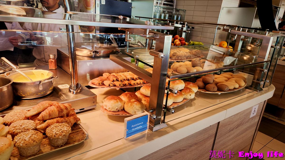 【荷美遊輪餐廳】*荷美遊輪 LIDO Market自助餐廳*，Holland America Line荷美遊輪免費海景餐廳，有各國美食，提供早餐，午餐，下午茶，晚餐，及消夜，餐點種類多又好吃!!!