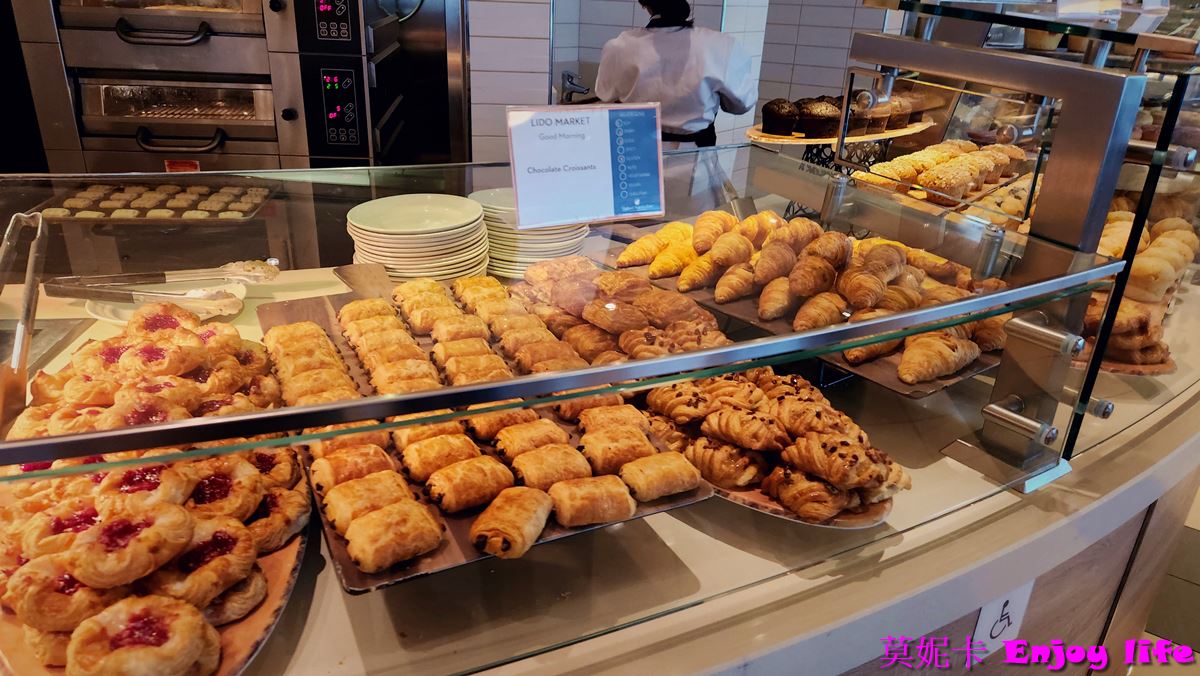 【荷美遊輪餐廳】*荷美遊輪 LIDO Market自助餐廳*，Holland America Line荷美遊輪免費海景餐廳，有各國美食，提供早餐，午餐，下午茶，晚餐，及消夜，餐點種類多又好吃!!!