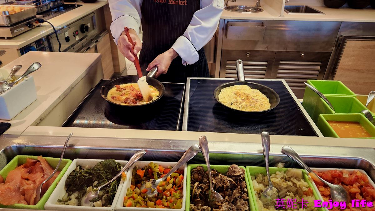 【荷美遊輪餐廳】*荷美遊輪 LIDO Market自助餐廳*，Holland America Line荷美遊輪免費海景餐廳，有各國美食，提供早餐，午餐，下午茶，晚餐，及消夜，餐點種類多又好吃!!!
