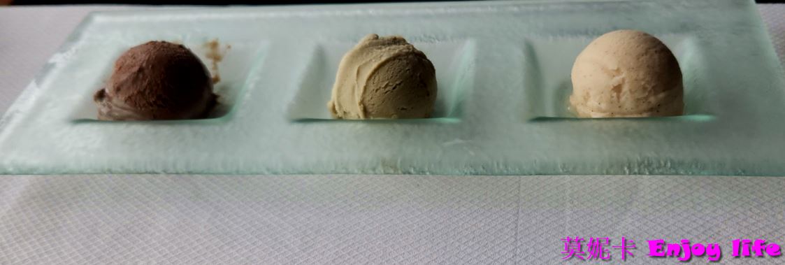 【荷美遊輪餐廳】*荷美遊輪 Pinnacle Grill餐廳*，付費牛排館，建議中午來享用好吃又高級精緻的牛排與龍蝦大餐!!!