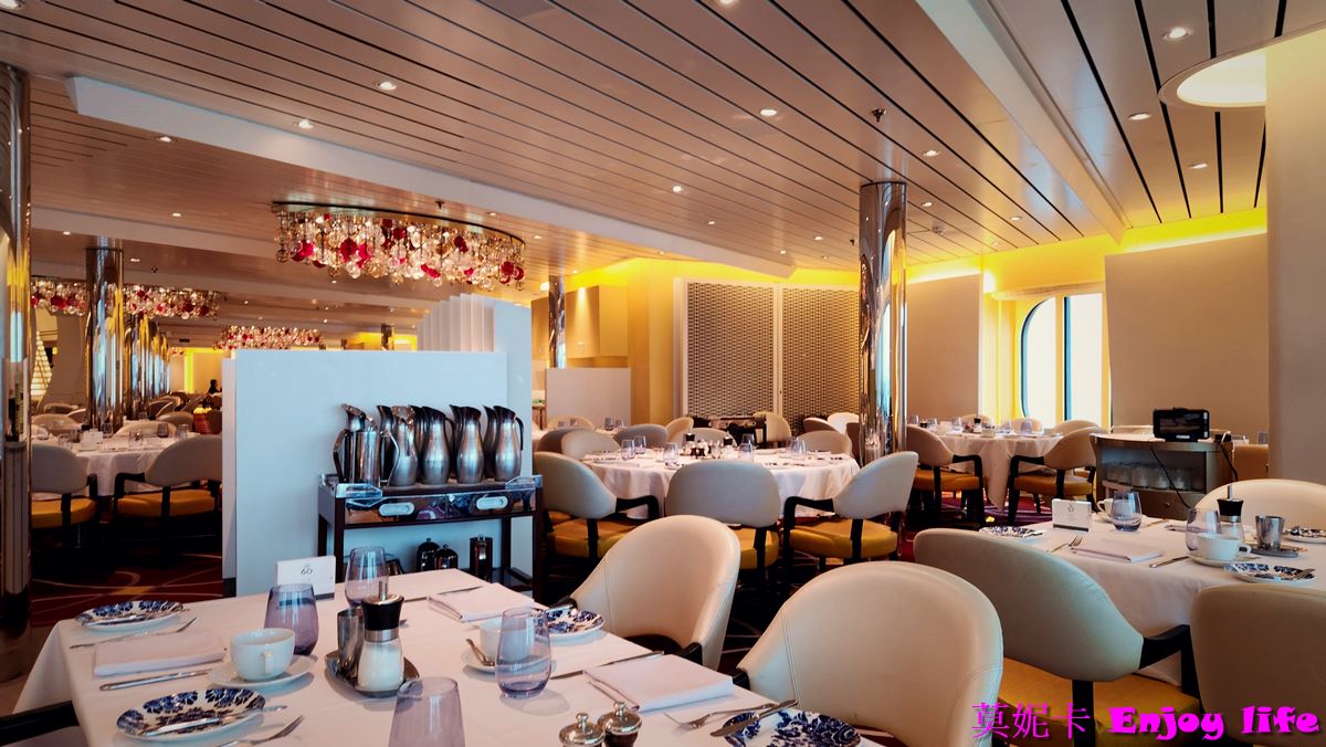 【荷美遊輪餐廳】*荷美遊輪 Dining Room餐廳*，提供免費的早，午餐，及晚餐，專人服務的免費餐廳，推薦來這裡吃早餐!!!