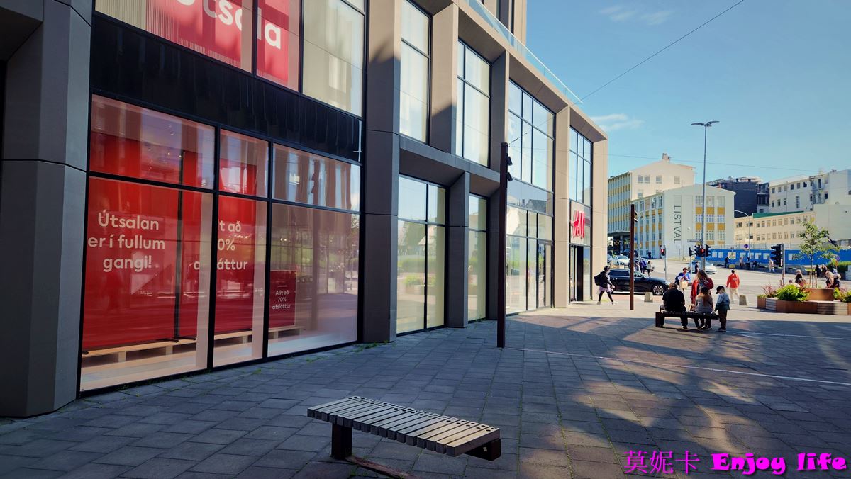 【冰島雷克雅維克景點】*Harpa音樂廳 Harpa Concert Hall*，冰島最大音樂廳，附近街道商店也好好逛!!!
