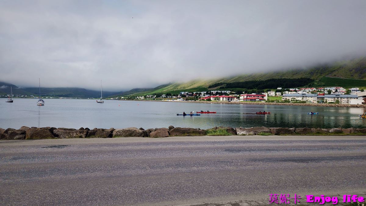 【冰島自由行】*荷美遊輪北歐遊，冰島伊薩菲厄澤ISAFJPRDUR小鎮半日遊*，有超讚美食餐廳Husid，超好買超市!!!
