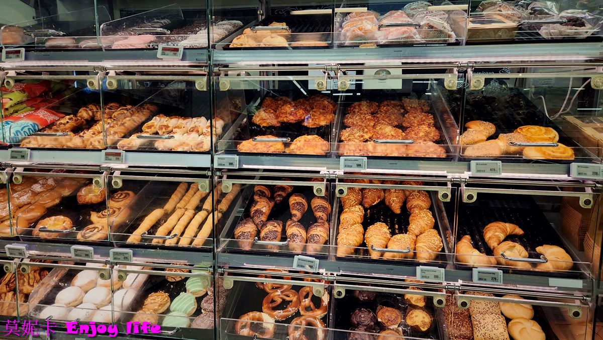 【冰島自由行】*荷美遊輪北歐遊，冰島伊薩菲厄澤ISAFJPRDUR小鎮半日遊*，有超讚美食餐廳Husid，超好買超市!!!