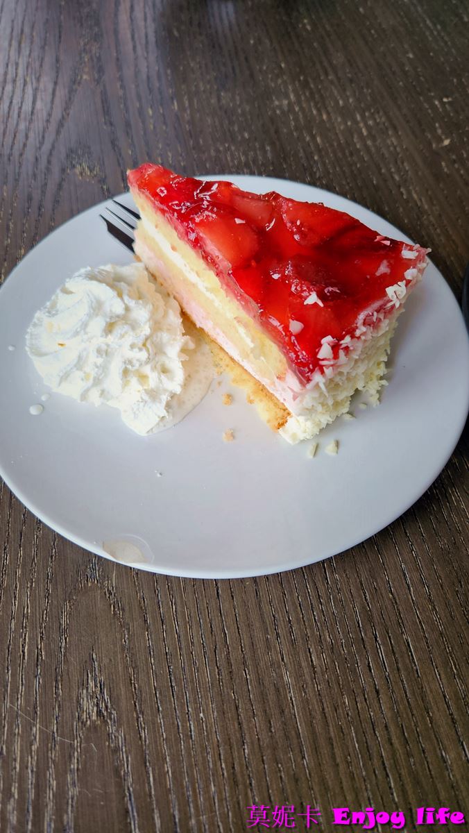 【冰島美食餐廳】*冰島伊薩菲厄澤ISAFJORDUR美食餐廳Húsið*，有美味的魚料理，超讚的海鮮濃湯，超值套餐，冰島必來美食餐廳!!!