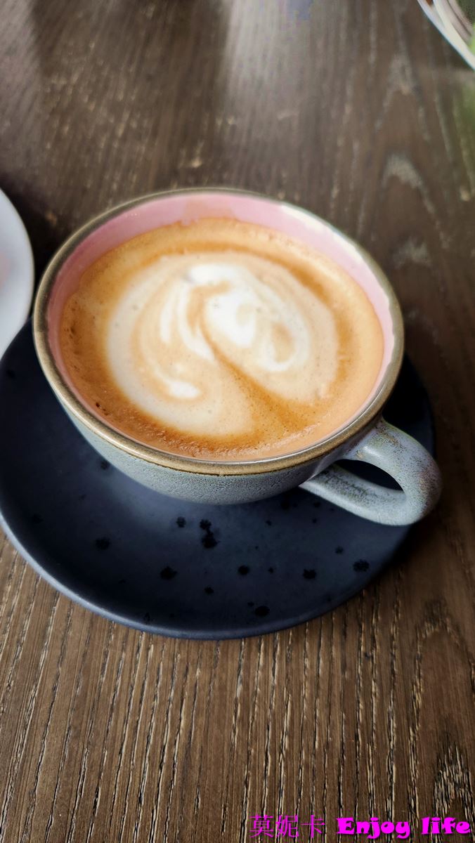 【冰島美食餐廳】*冰島伊薩菲厄澤ISAFJORDUR美食餐廳Húsið*，有美味的魚料理，超讚的海鮮濃湯，超值套餐，冰島必來美食餐廳!!!