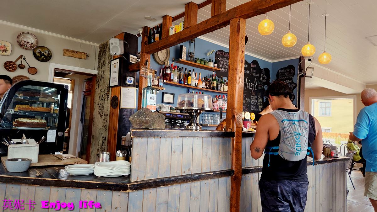 【冰島美食餐廳】*冰島伊薩菲厄澤ISAFJORDUR美食餐廳Húsið*，有美味的魚料理，超讚的海鮮濃湯，超值套餐，冰島必來美食餐廳!!!