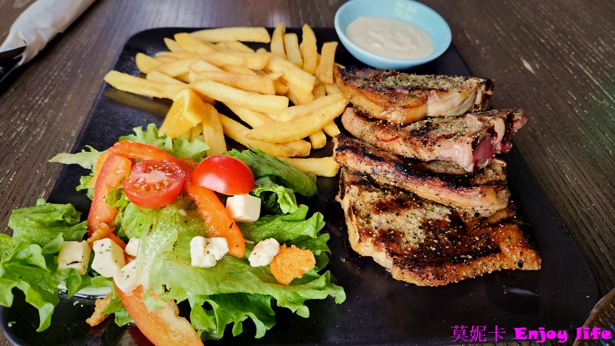 【冰島美食餐廳】*冰島伊薩菲厄澤ISAFJORDUR美食餐廳Húsið*，有美味的魚料理，超讚的海鮮濃湯，超值套餐，冰島必來美食餐廳!!!