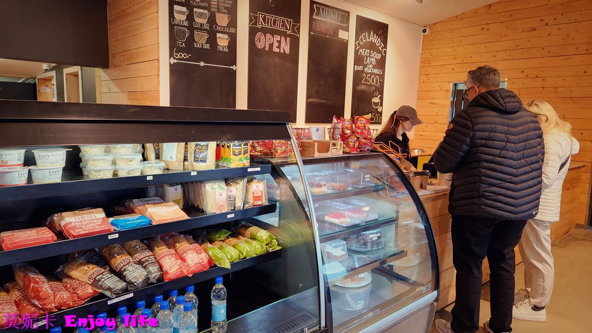 【冰島景點】*冰島Akureyri阿克雷里景點，眾神瀑布Godafoss Waterfall*，冰島鑽石圈必來景點，磅礡的瀑布，超壯觀的!!!