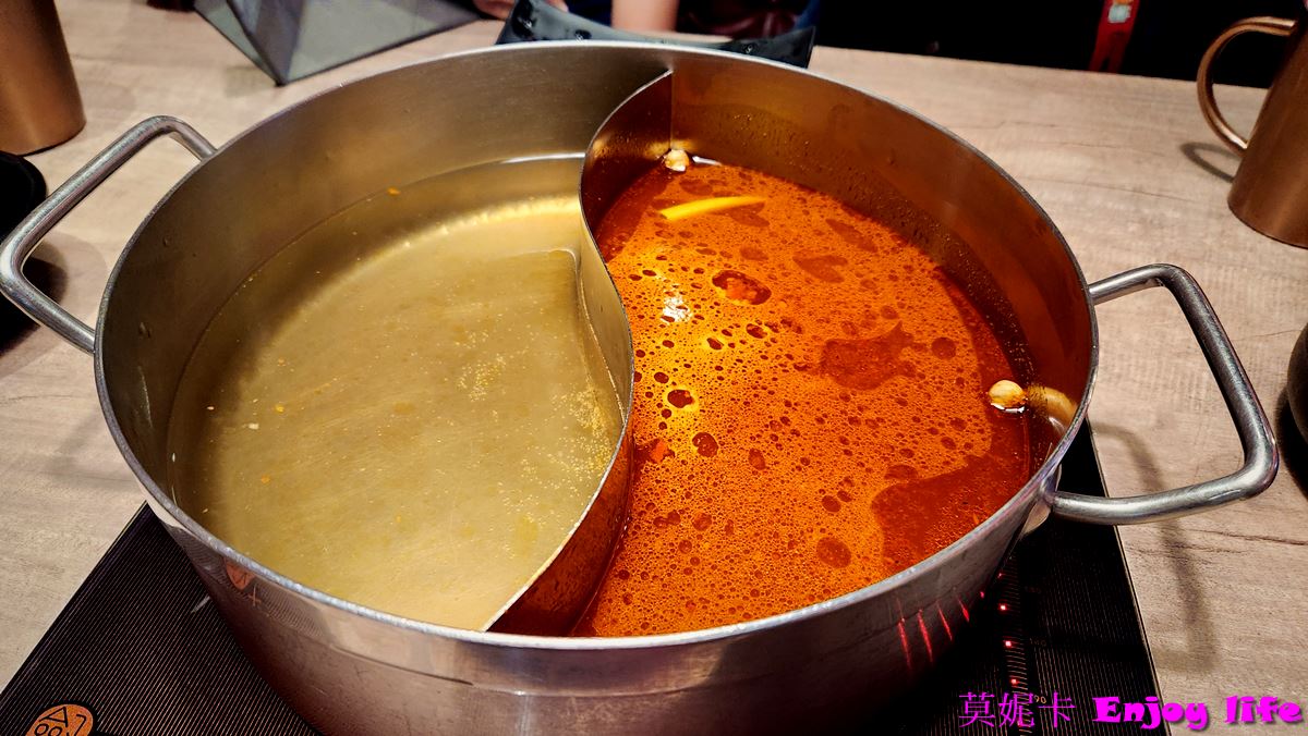 【台南美食餐廳】*新馬辣 南紡店*|高品質吃到飽火鍋,和牛、松阪豬、海鮮無限享用,酒類無限暢飲,還有哈根達斯冰淇淋隨你吃! 23 【台南美食餐廳】*新馬辣 南紡店*|高品質吃到飽火鍋,和牛、松阪豬、海鮮無限享用,酒類無限暢飲,還有哈根達斯冰淇淋隨你吃!