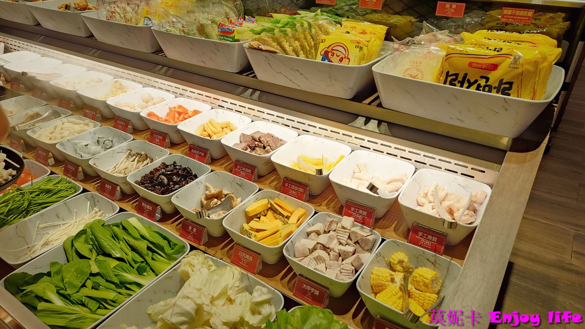 【台南美食餐廳】*新馬辣 南紡店*|高品質吃到飽火鍋,和牛、松阪豬、海鮮無限享用,酒類無限暢飲,還有哈根達斯冰淇淋隨你吃! 11 【台南美食餐廳】*新馬辣 南紡店*|高品質吃到飽火鍋,和牛、松阪豬、海鮮無限享用,酒類無限暢飲,還有哈根達斯冰淇淋隨你吃!