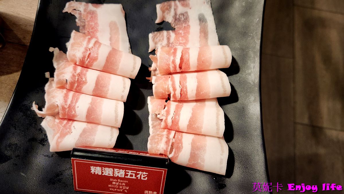 【台南美食餐廳】*新馬辣 南紡店*|高品質吃到飽火鍋,和牛、松阪豬、海鮮無限享用,酒類無限暢飲,還有哈根達斯冰淇淋隨你吃! 27 【台南美食餐廳】*新馬辣 南紡店*|高品質吃到飽火鍋,和牛、松阪豬、海鮮無限享用,酒類無限暢飲,還有哈根達斯冰淇淋隨你吃!