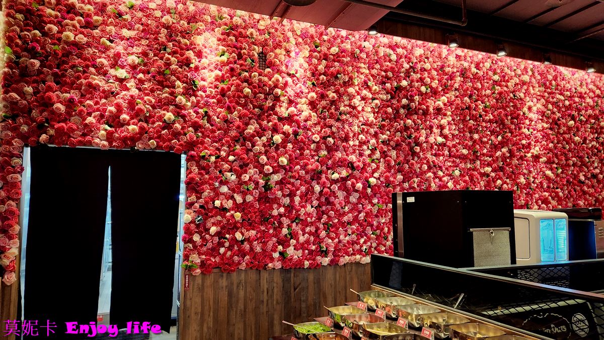 【台南美食餐廳】*新馬辣 南紡店*|高品質吃到飽火鍋,和牛、松阪豬、海鮮無限享用,酒類無限暢飲,還有哈根達斯冰淇淋隨你吃! 5 【台南美食餐廳】*新馬辣 南紡店*|高品質吃到飽火鍋,和牛、松阪豬、海鮮無限享用,酒類無限暢飲,還有哈根達斯冰淇淋隨你吃!