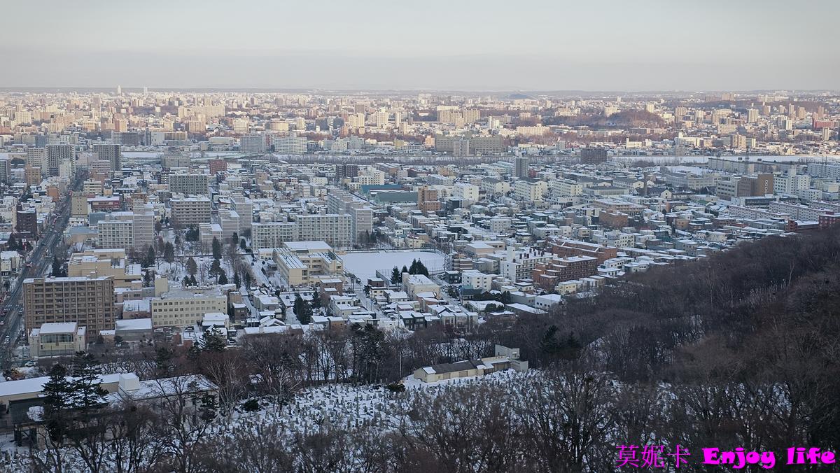 【北海道札幌景點】*札幌藻岩山夜景*，日本新三大夜景之一！藻岩山纜車搭乘攻略，包括最佳觀賞時間、購票方式及搭乘流程，帶您輕鬆享受絕美景致！