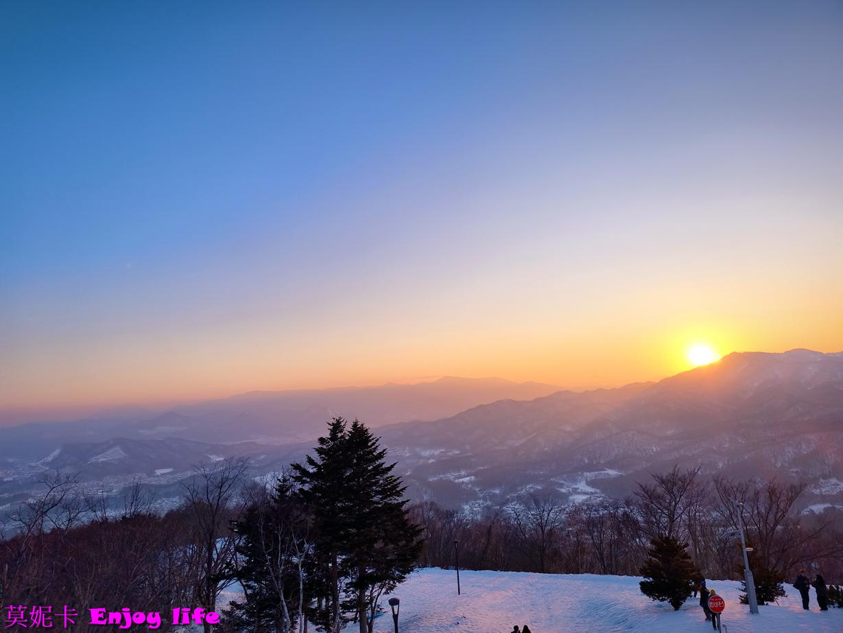 【北海道札幌景點】*札幌藻岩山夜景*，日本新三大夜景之一！藻岩山纜車搭乘攻略，包括最佳觀賞時間、購票方式及搭乘流程，帶您輕鬆享受絕美景致！