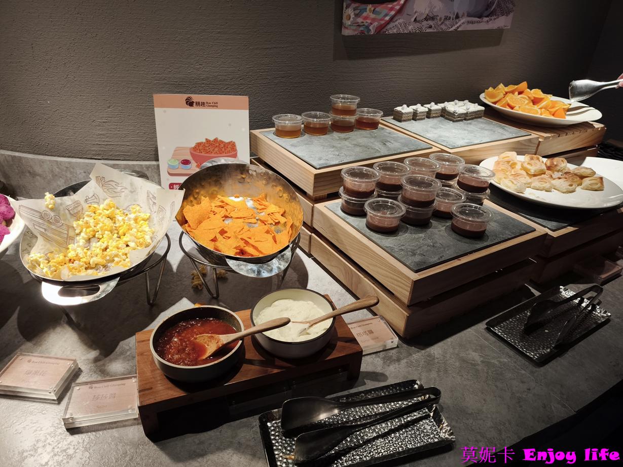 【桃園住宿】*天成逸旅 朋趣露營車一泊二食開箱*,天馬號入住心得|星空電影院+火鍋烤肉+設施餐點全攻略! 40 【桃園住宿】*天成逸旅 朋趣露營車一泊二食開箱*,天馬號入住心得|星空電影院+火鍋烤肉+設施餐點全攻略!