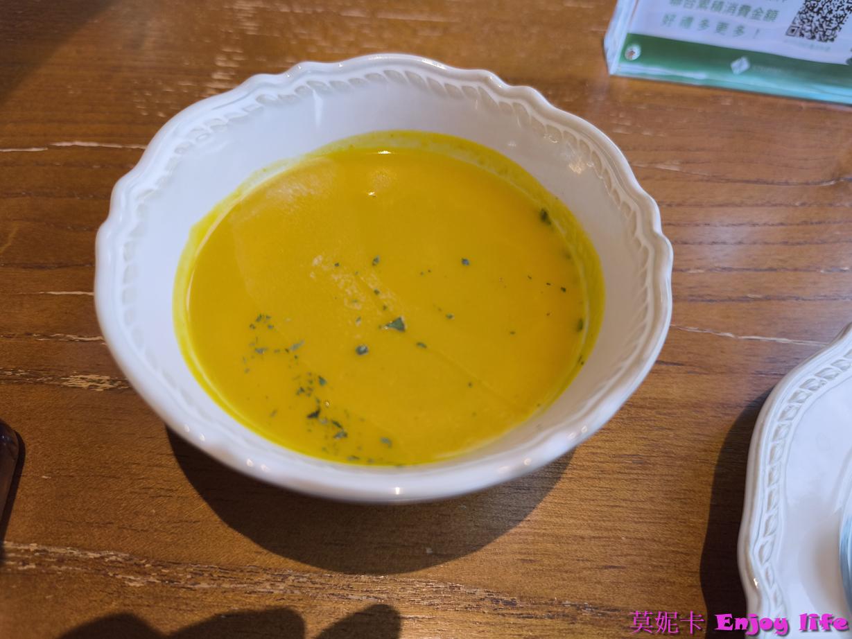 【桃園餐廳】JK STUDIO 義法餐廳 桃園華泰店｜義法料理體驗，現烤麵包、牛排、龍蝦全制霸！