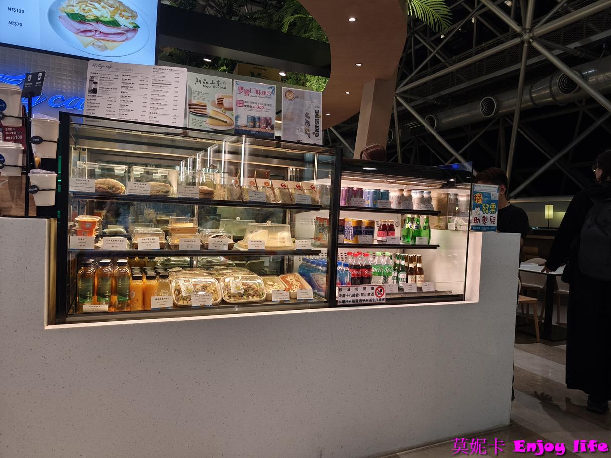 【桃園機場】桃園機場第二航廈餐廳 Wing Cafe 龍騰卡餐飲攻略與環境介紹!!! 6 【桃園機場】桃園機場第二航廈餐廳 Wing Cafe 龍騰卡餐飲攻略與環境介紹!!!