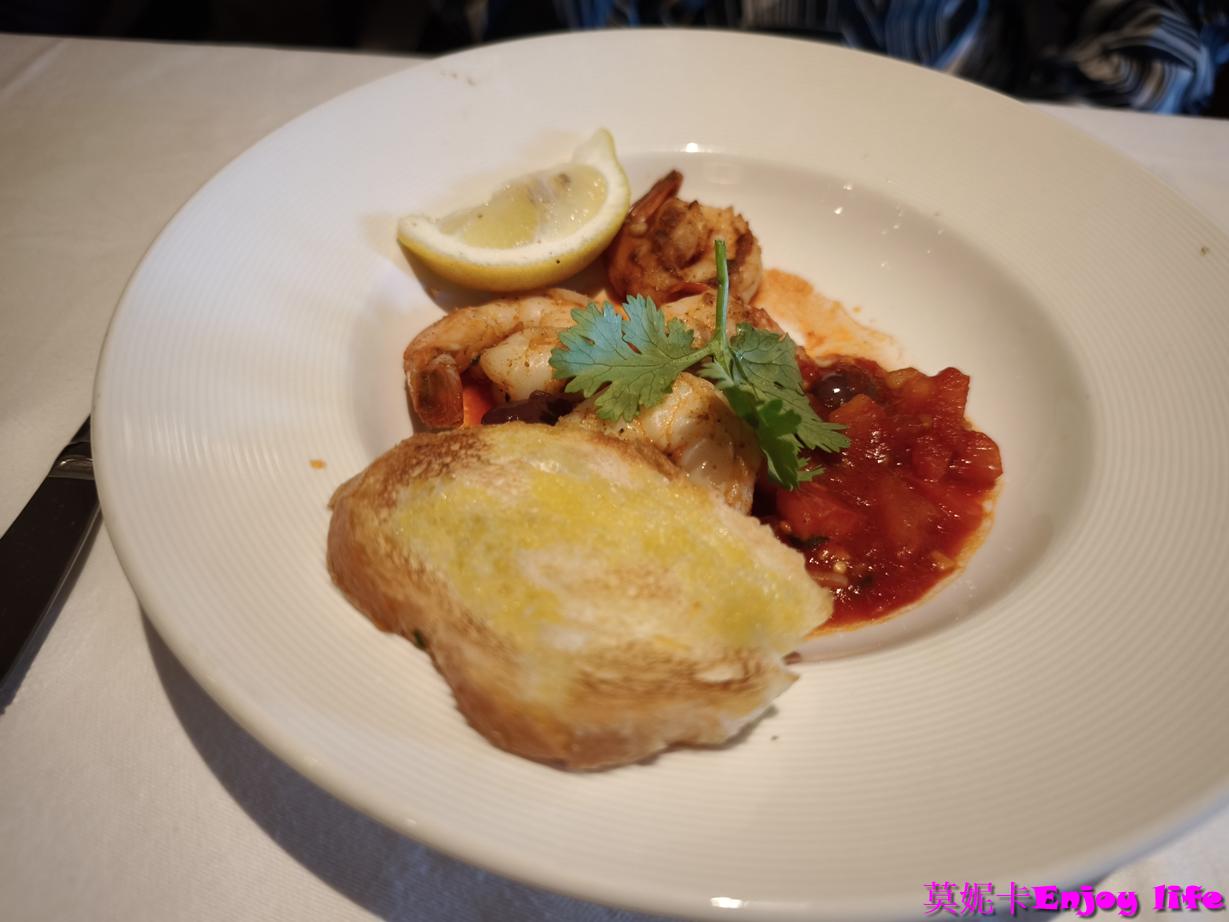 【公主遊輪餐廳】公主郵輪免付費主餐廳 Concerto Dining Room 完整攻略｜菜單變化、餐點實拍、用餐心得（免預約直接吃）!!!