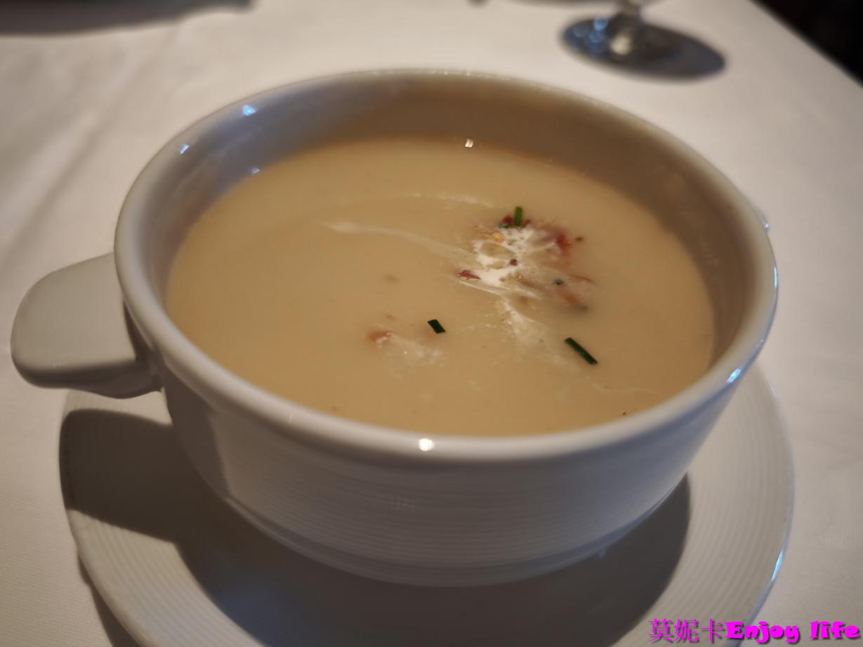 【公主遊輪餐廳】公主郵輪免付費主餐廳 Concerto Dining Room 完整攻略｜菜單變化、餐點實拍、用餐心得（免預約直接吃）!!!