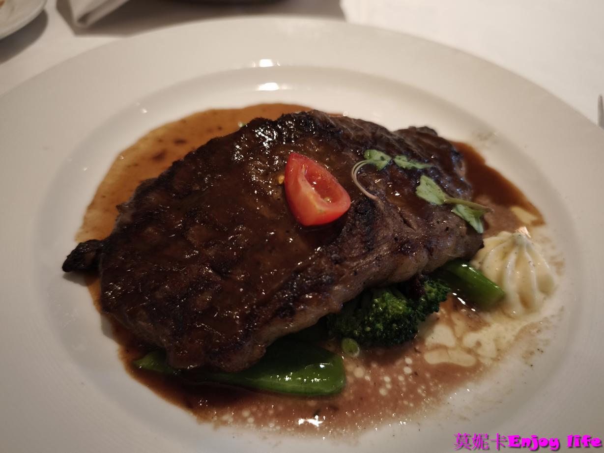 【公主遊輪餐廳】公主郵輪免付費主餐廳 Concerto Dining Room 完整攻略｜菜單變化、餐點實拍、用餐心得（免預約直接吃）!!!